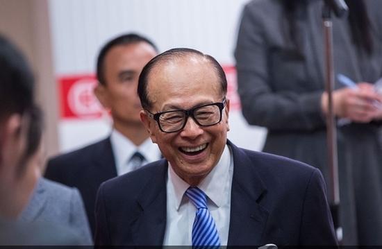 不妥协，彭博社爆料，李嘉诚还是走到了这一步！