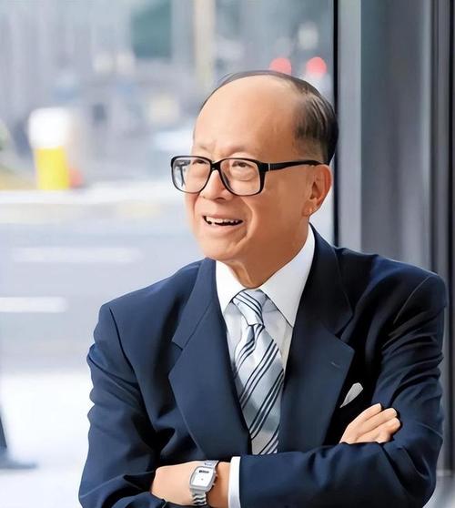 李嘉诚执意与美国推进交易，商务部打破沉默，用5个字给事件定性