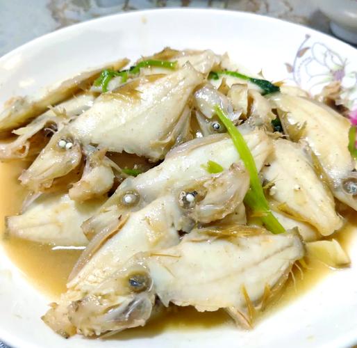 象皮鱼扒皮鱼就是绿鳍马面鲀，象皮鱼能做道好菜“家常烧象皮鱼”