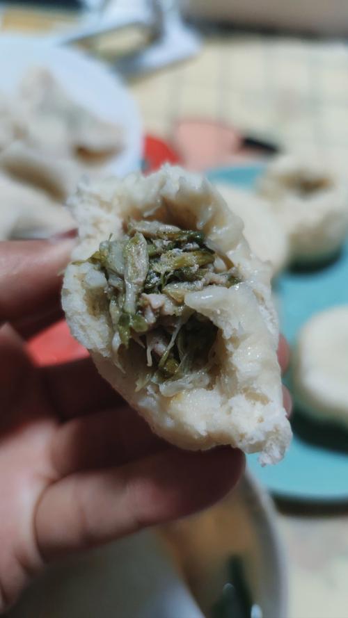 现在吃个包子真方便，网上都有现成的槐花粉丝味儿包子