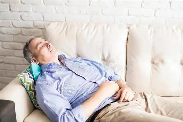 医生调查发现：脑梗塞患者若每天睡午觉，不出半年，或有4个变化
