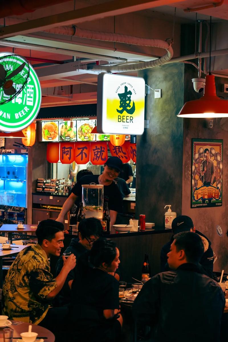 台湾街头著名的“流氓热炒”每天凌晨1点才营业，饕客深夜食堂