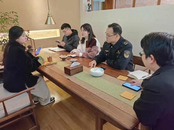槐荫区市场监管局深入茶市开展“以案说法 服务企业”活动