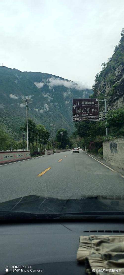 318国道四川最美路段 九曲十八弯，弯弯皆风景｜泸定至康定
