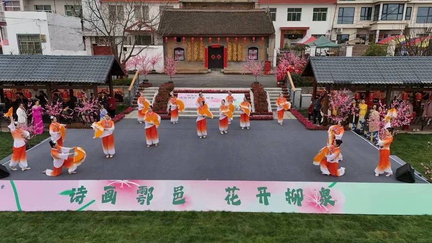 距西安60公里，鄠邑柳泉桃花节已进入盛开季，导航：柳泉口村