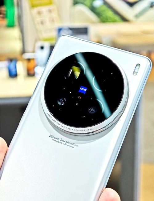 vivo X200 Ultra首发6nm双芯影像系统：VS1芯片领衔 影像处理再突破
