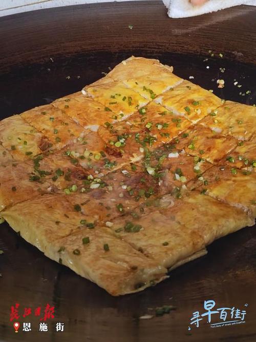 湖北武汉青山区：早晨的恩施美食街，早餐及生鲜店一片繁忙！