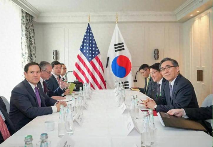 中美主战场已定？鲁比奥摔杯为号，30国摆好鸿门宴？只等中方专