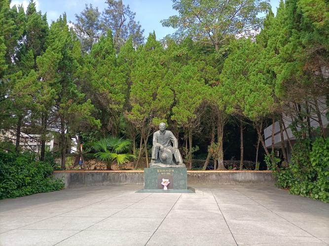 广州叶帅墓，如果不说很多人都不知道！墓地周围绿树成荫
