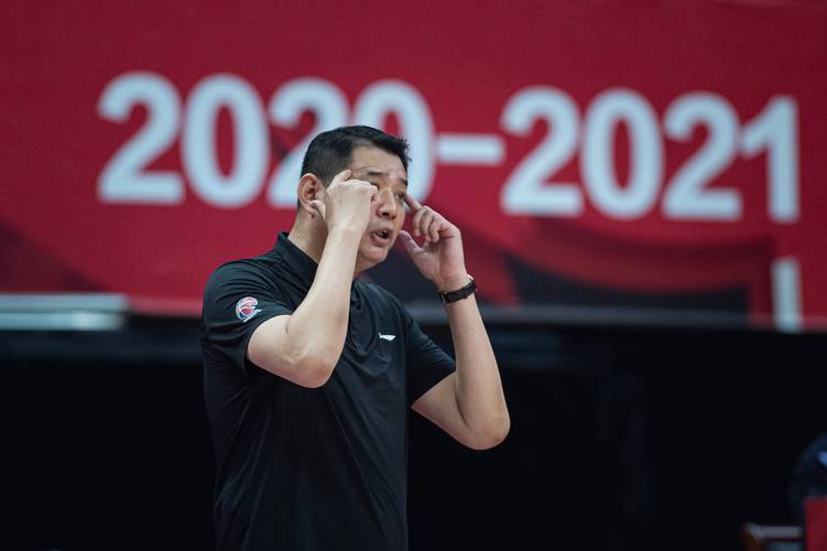 山东篮坛昔日6虎将最新职务！巩晓彬3人赴高校，2人担任青训教练