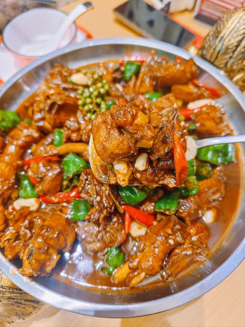 如果你每天不知道吃什么，那这个炒鸡真的可以试试。美食
