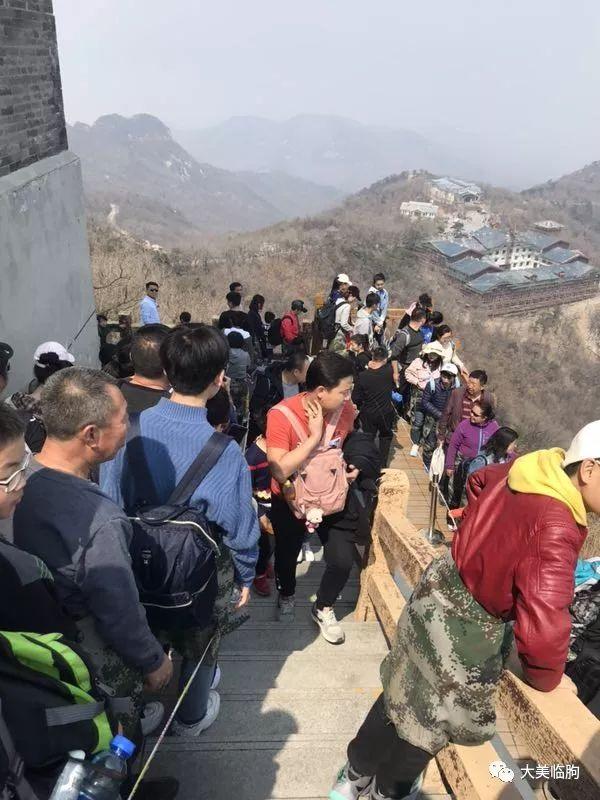 清明假期，临朐这个地方到处都是人