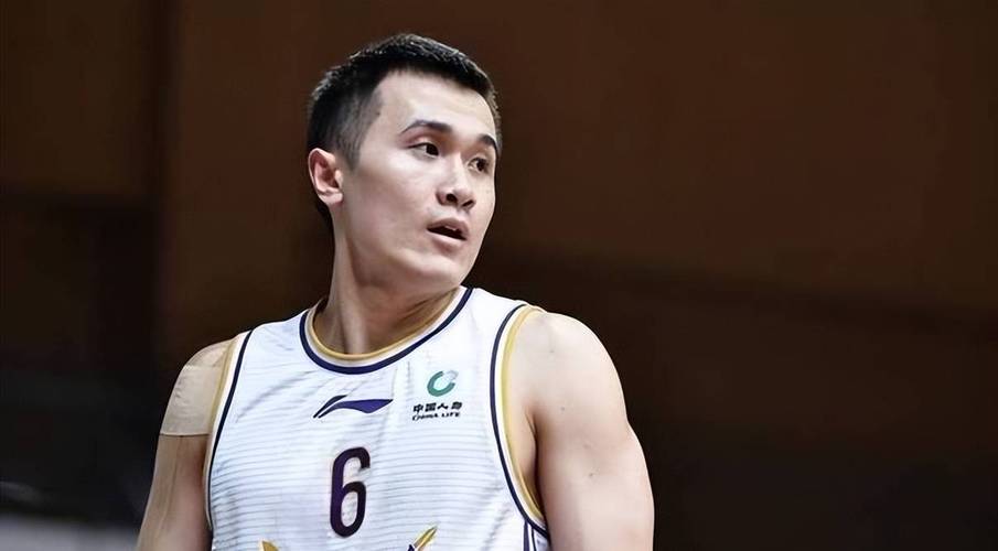山东男篮北控张帆秒三分准绝杀客场下克上爆