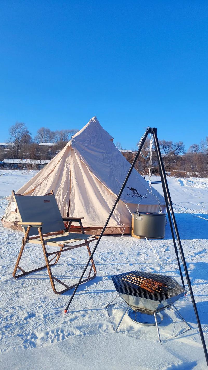 沉浸式体验一场雪天露营,这才是真正的热爱露营生活,你们爱吗