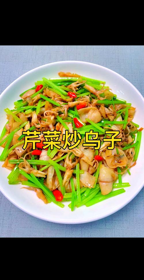 山芹菜怎么做好吃？这4种做法家人爱吃，脆嫩鲜香，健康好滋味