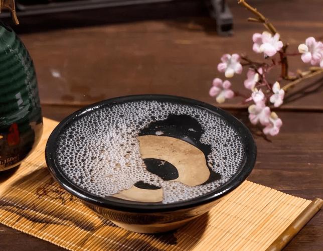 陕西又一名酒腾飞，曾因搬迁导致没落，如今厚积薄发终于再次兴起