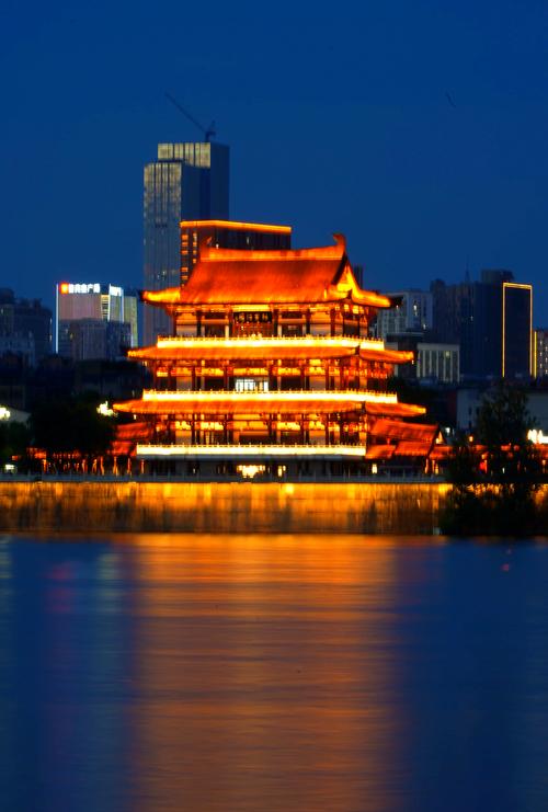 湖南长沙湘江及杜甫江阁（2025年4月16日录影）