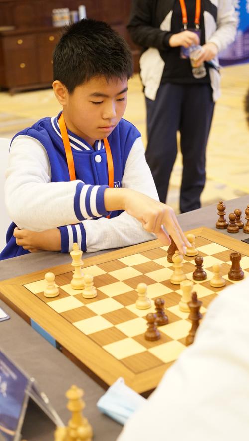 是咱济南娃！14岁成为国内目前最年轻的男子国际象棋国际大师