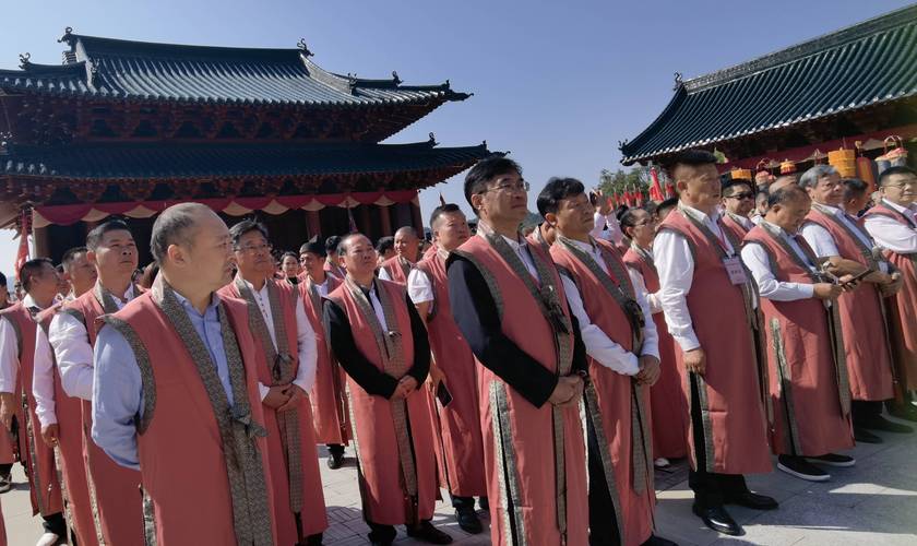 福建武夷山：举办“开茶祈福礼敬朱子”庆典