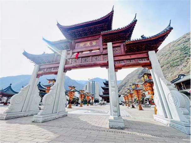 甘肃陇南：文旅新地标武都万象街将向公众开放