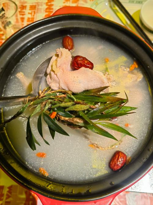 农村到处可见的植物，煲汤很好喝，特别是煲鸡汤