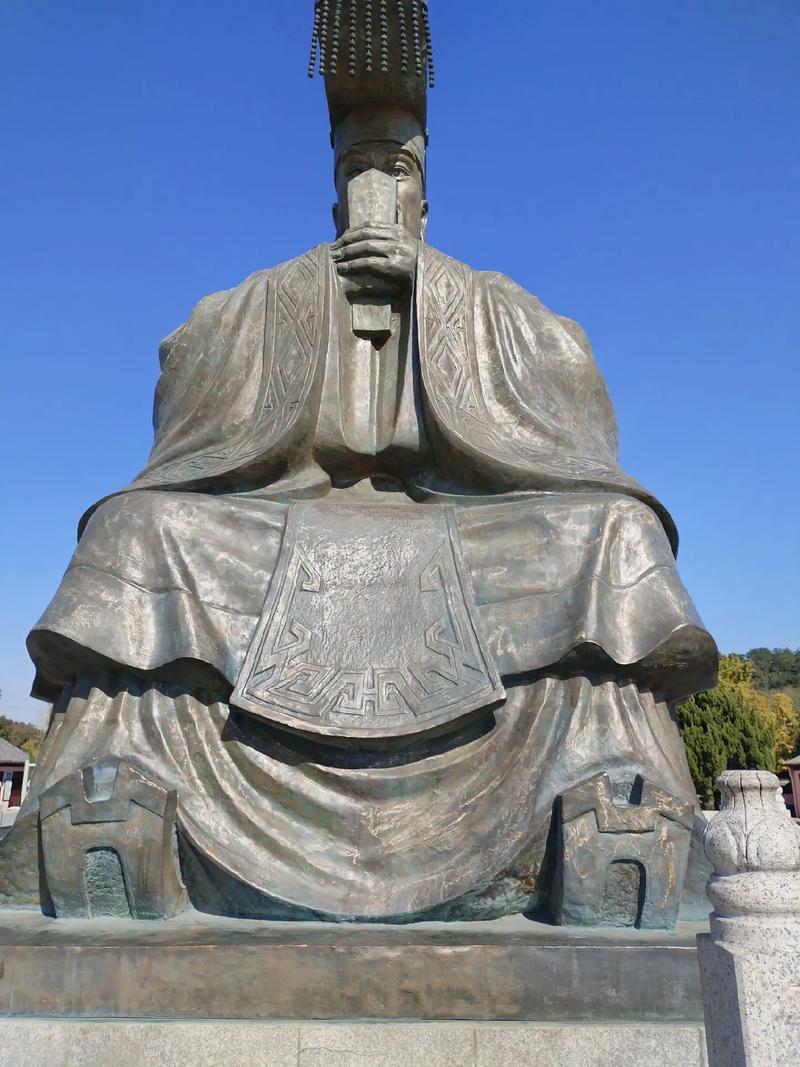 无锡泰伯墓，谒吴国第一位君主、第一世家吴姓始祖