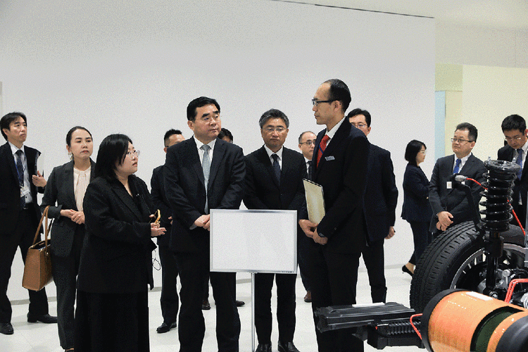中国重汽与丰田汽车签署战略合作协议
